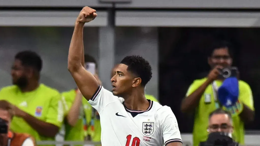 Jude Bellingham merayakan golnya ketiga selama pertandingan sepak bola Grup L Piala Dunia 2026 antara Inggris dan Kroasia di Stadion Dallas di Arlington, Rabu (17/6/2026). (Foto oleh Paul ELLIS / AFP) England's midfielder #10 Jude Bellingham celebrates after scoring his team's third goal during the 2026 World Cup Group L football match between England and Croatia at the Dallas Stadium in Arlington on June 17, 2026. (Photo by Paul ELLIS / AFP)
