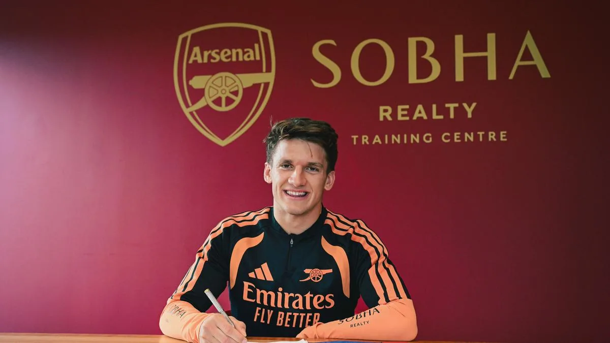 Arsenal merampungkan transfer Christos Tzolis dari Club Brugge