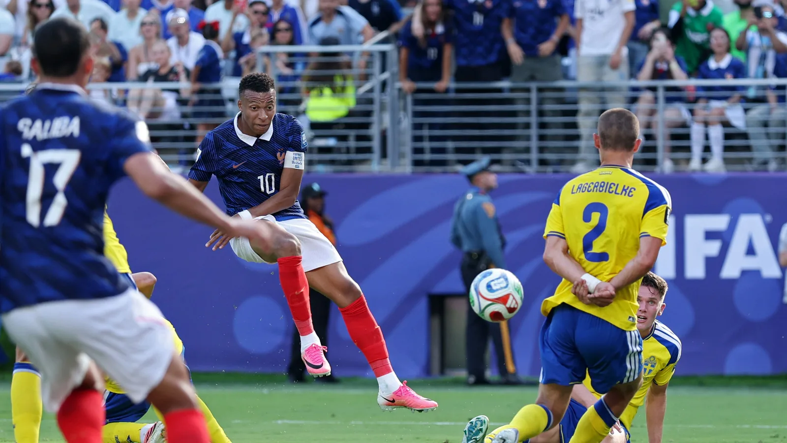 Mbappe 2 Gol dan Samai Messi, Prancis Bantai Swedia