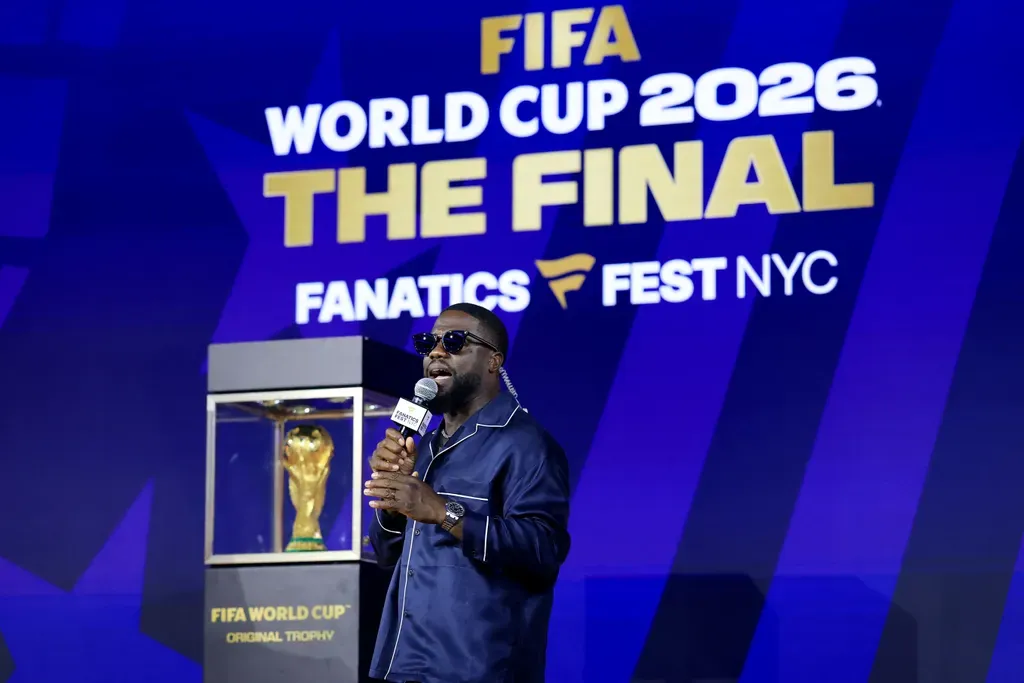 NEW YORK, NEW YORK - JULY 17: American comedian and actor Kevin Hart presents during a press conference ahead of the FIFA World Cup 2026 Final at Fanatics Fest at Javits Center on July 17, 2026 in New York, New York. Elsa/Getty Images/AFP (Photo by ELSA / GETTY IMAGES NORTH AMERICA / Getty Images via AFP)