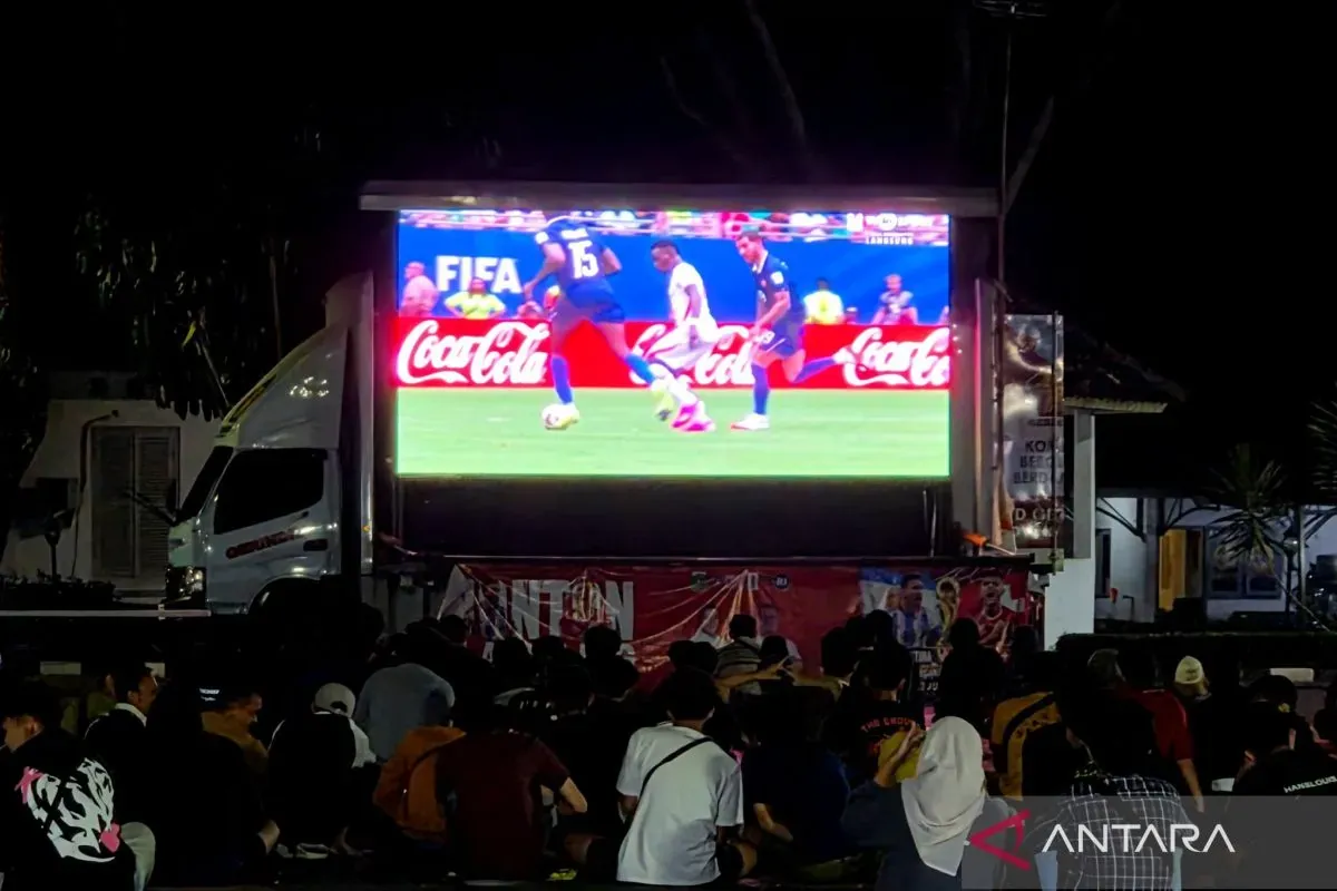 Inggris unggul telak 4-0 atas Prancis pada babak pertama