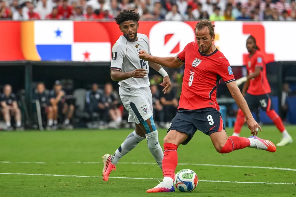 England's forward #09 Harry Kane kicks the ball during the 2026 World Cup Group L football match between Panama and England at the New York/New Jersey Stadium in East Rutherford on June 27, 2026. (Photo by ANGELA WEISS / AFP)