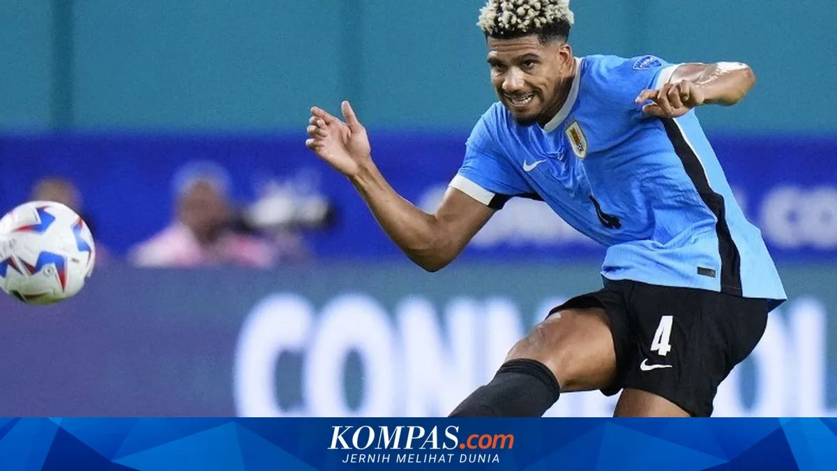 Liverpool pinjam bek Uruguay Ronald Araujo dari Barcelona
