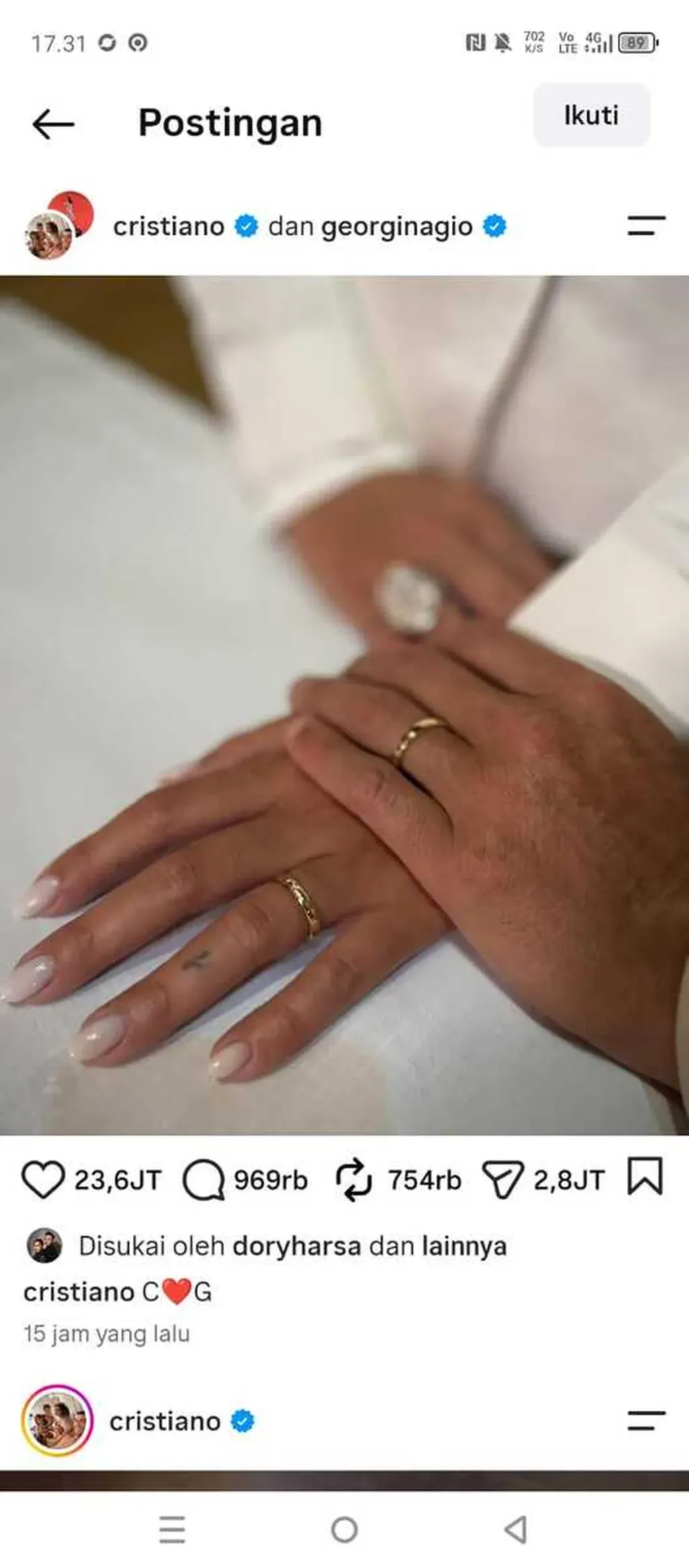 Pemain timnas Portugal Cristiano Ronaldo dan Georgina Rodriguez memamerkan cincin pernikahan mereka di akun instagram Ronaldo. Keduanya menikah pada Selasa (11/8/2026) di resor Cascais, sekitar 30 kilometer di sebelah Barat Lisbon, Portugal.