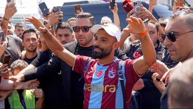 cerita-mo-salah-selangkah-lagi-gabung-trabzonpor-diterbangkan-dengan-jet-prbadi-ke-istanbul